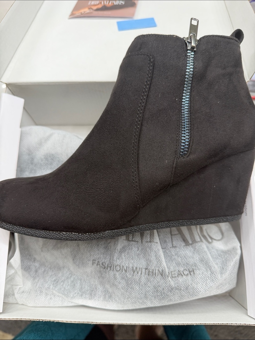 Dream Pairs Black Wedge Ankle Boot with Side Zip
